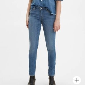 Levi’s 711 skinny jeans